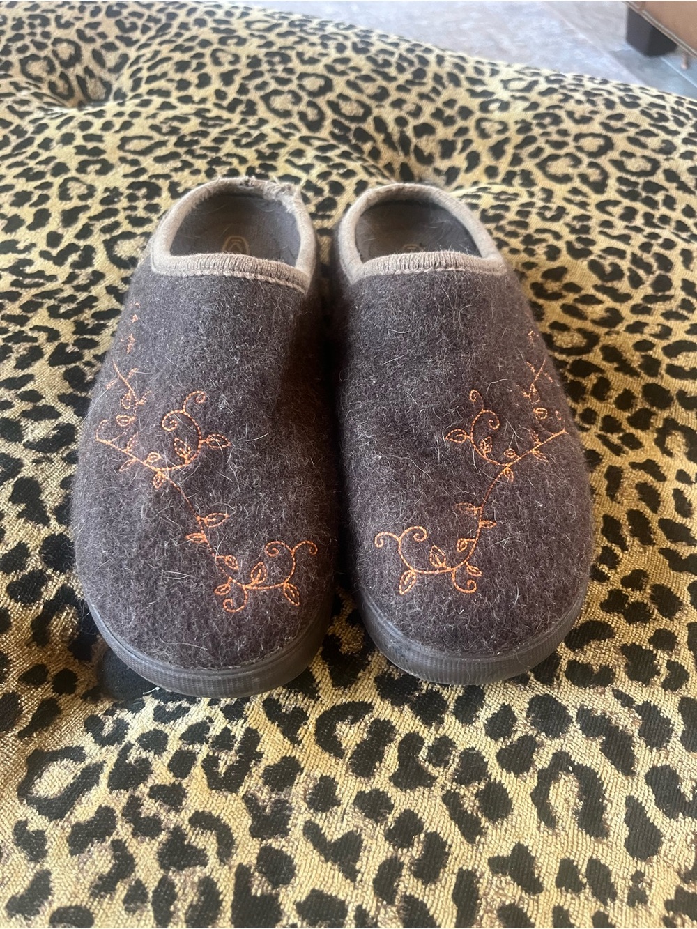 Keen Women's felt wool Slip on mules Slippers size 8 Brown Outdoor / Indoor